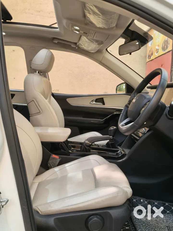 Mahindra Xuv700 2.2 Ax 7 Diesel Mt Str, 2024, Diesel