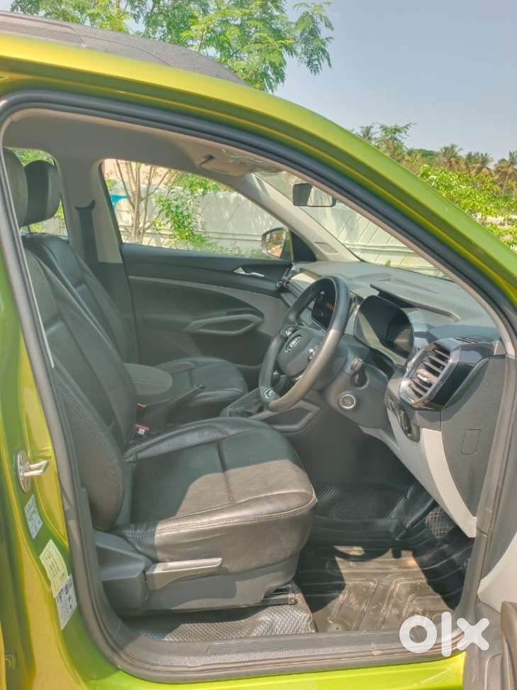 Skoda Kylaq Signature At, 2025, Petrol