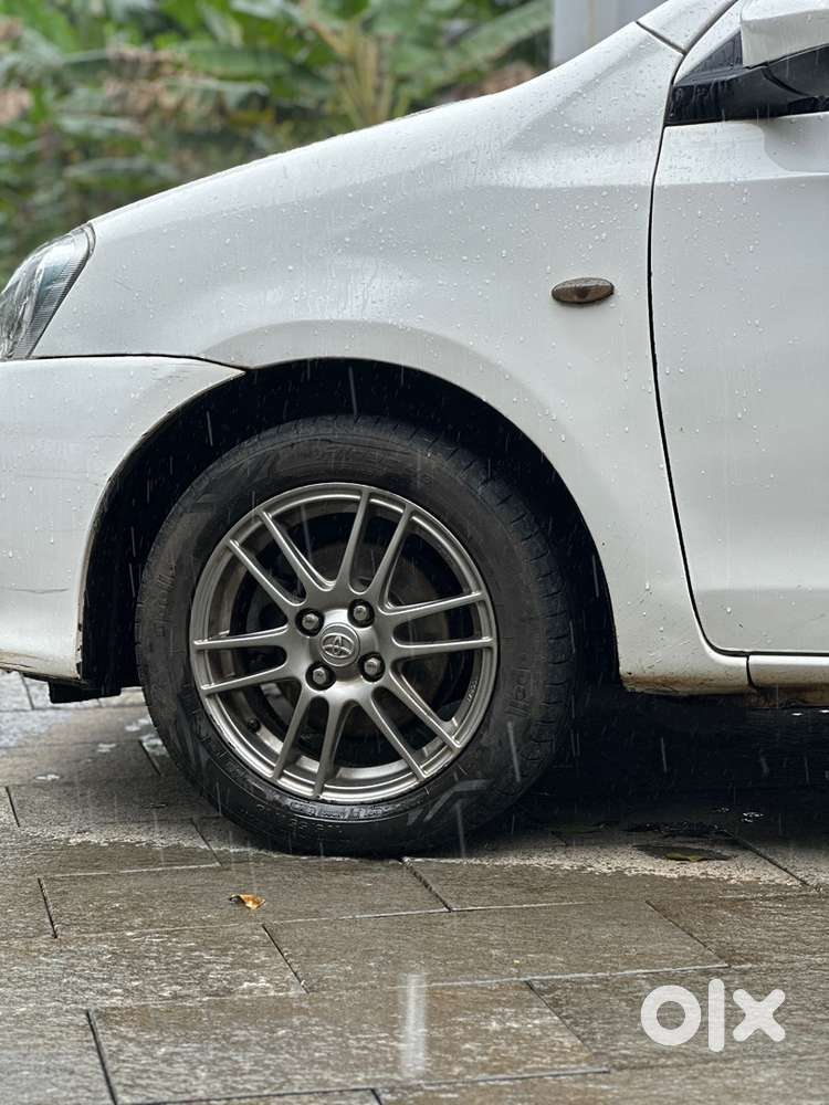 Toyota Etios Liva 2015