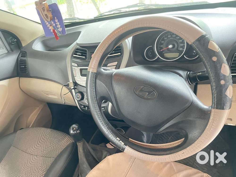 Eon Magna + Army Person Car