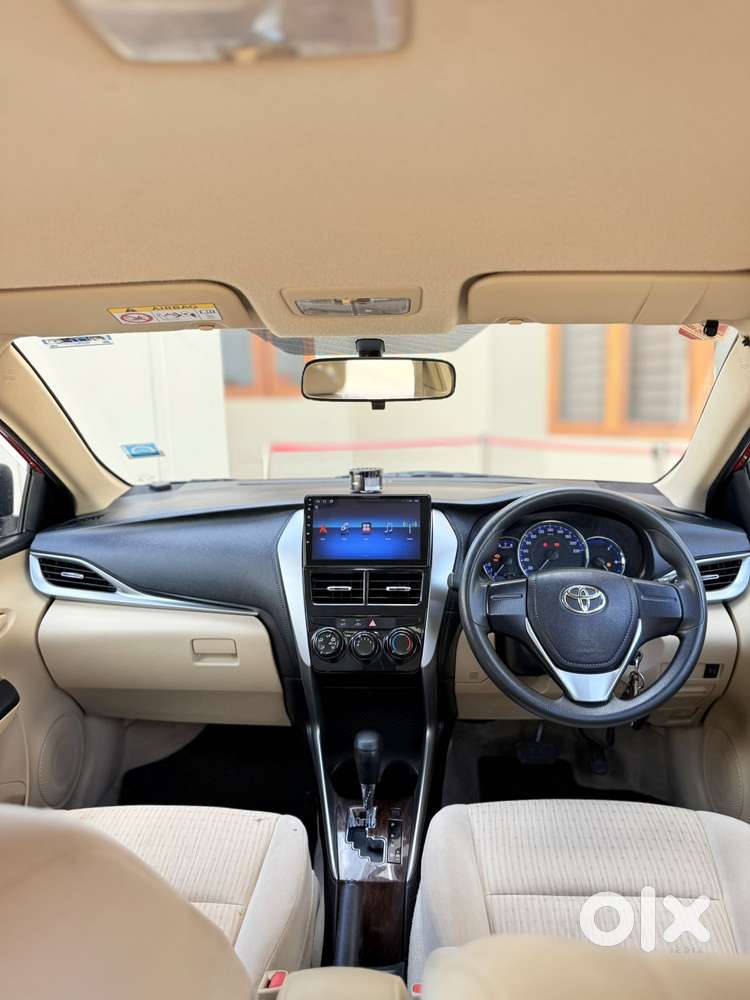 Toyota Yaris J Cvt, 2018, Petrol