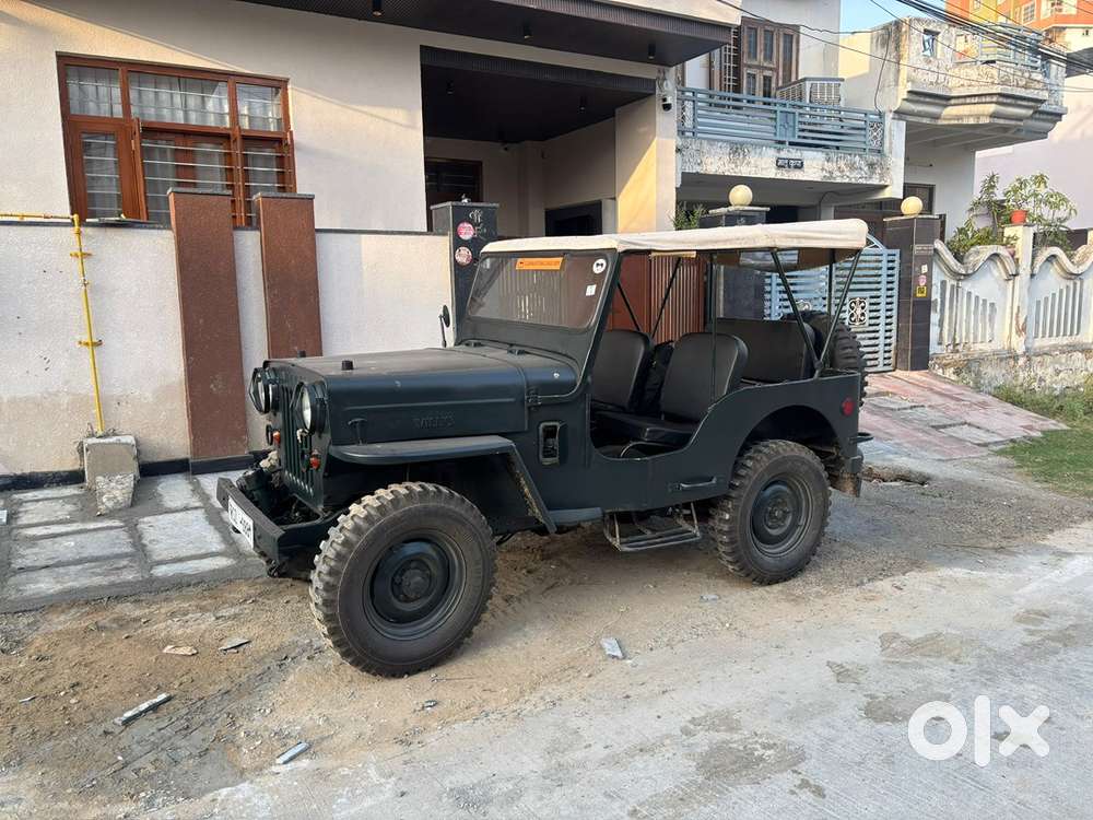 Vintage Jeep Kaiser 1979
