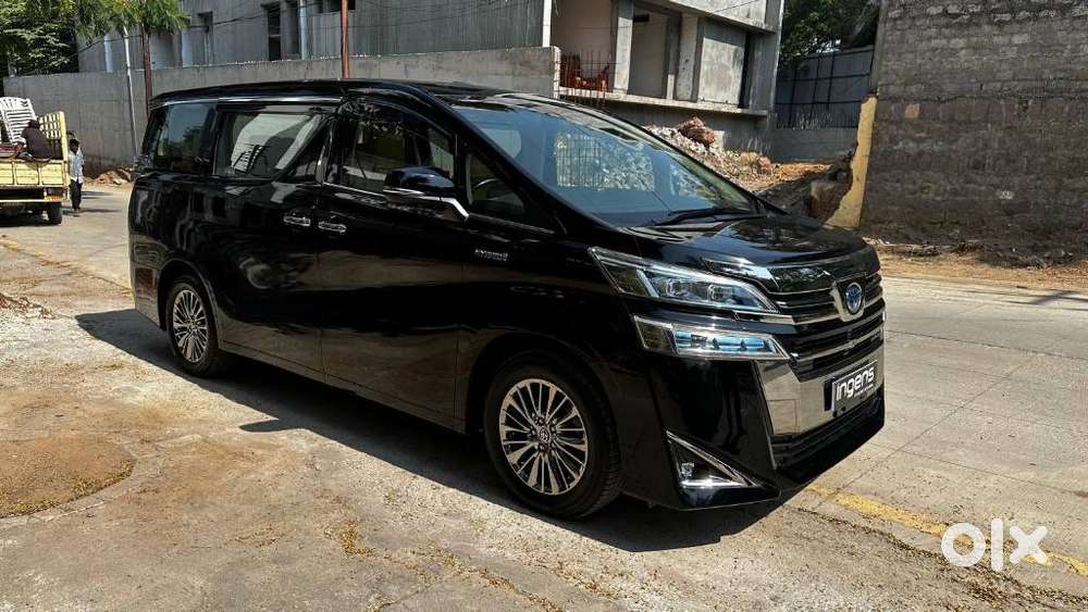 Toyota Vellfire 2.5 Executive Lounge, 2021, Petrol