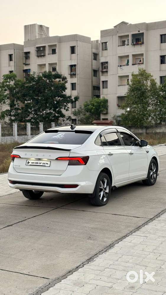 Skoda Slavia 1.0 Ambition Tsi, 2023, Petrol