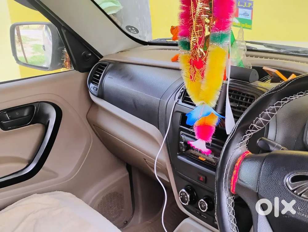 Mahindra Tuv 300 2018 Diesel 75000 Km Driven