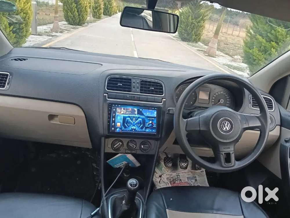 Volkswagen Polo Petrol Manual 2011