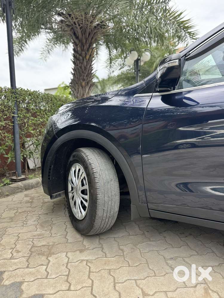 Mahindra Xuv700 2.2 Mx Diesel Mt 5 Str, 2023, Diesel