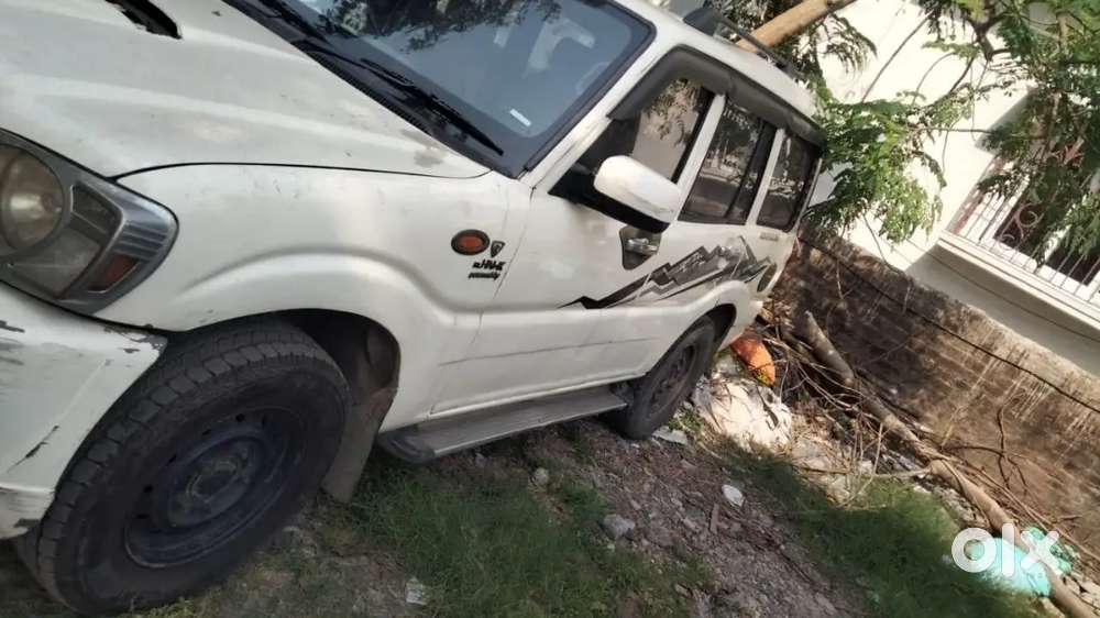 Mahindra Scorpio 2014 Petrol 100000 Km Driven