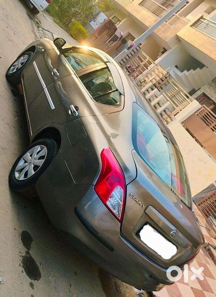 Hyundai Diesel Manual 2014 And Sunny Car 2017 Model Both Car In Very L