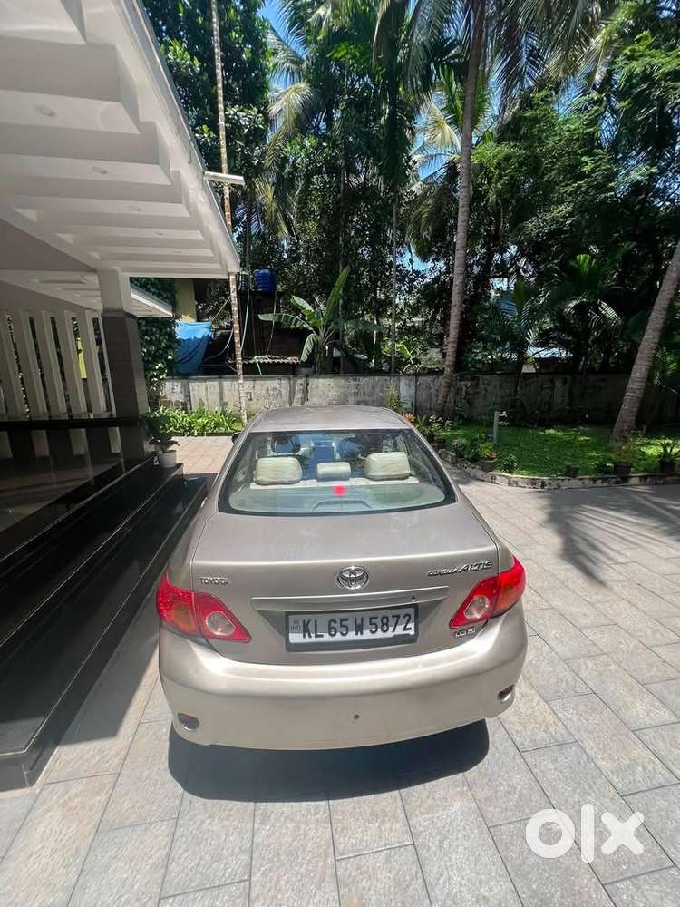 Toyota Corolla Altis 2010