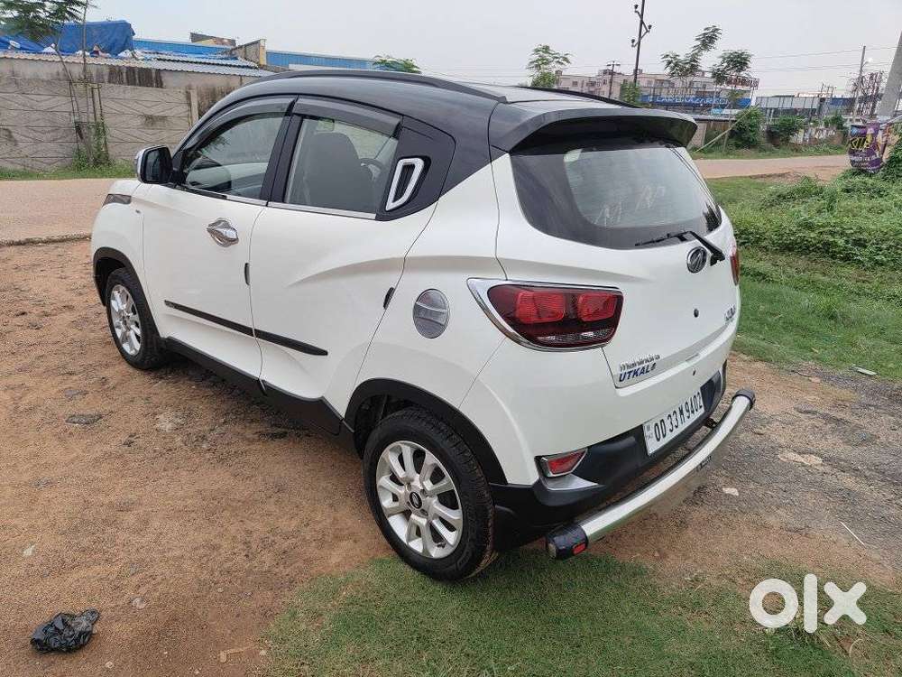 Mahindra Kuv 100 Mfalcon G80 K8 Dual Tone, 2017, Petrol