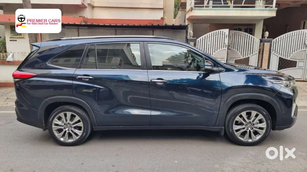 Toyota Innova Hycross 2.0 Zx (o) Hybrid 7 Str, 2023, Petrol