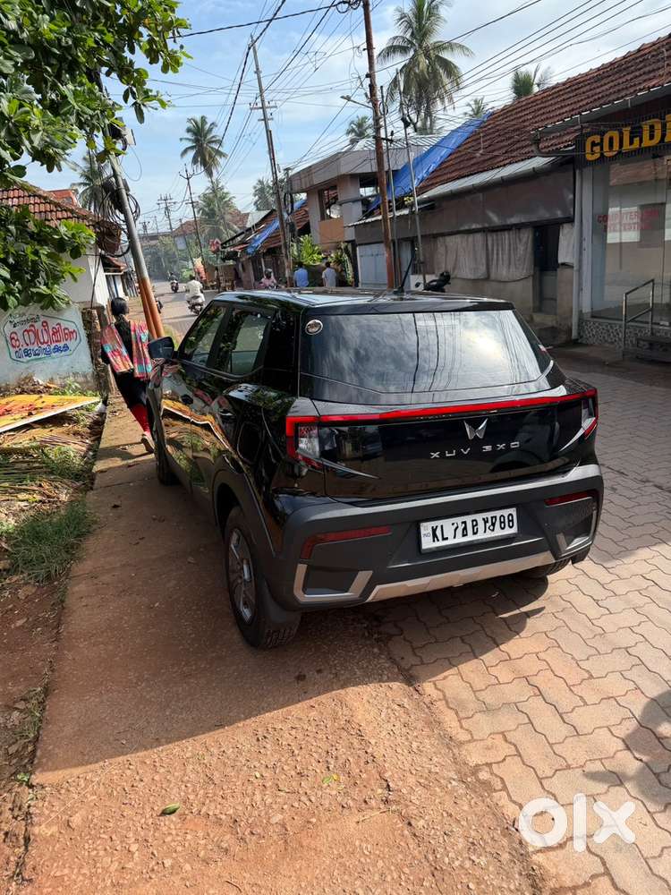Mahindra Xuv 3xo 2025 Petrol 13000 Km Driven