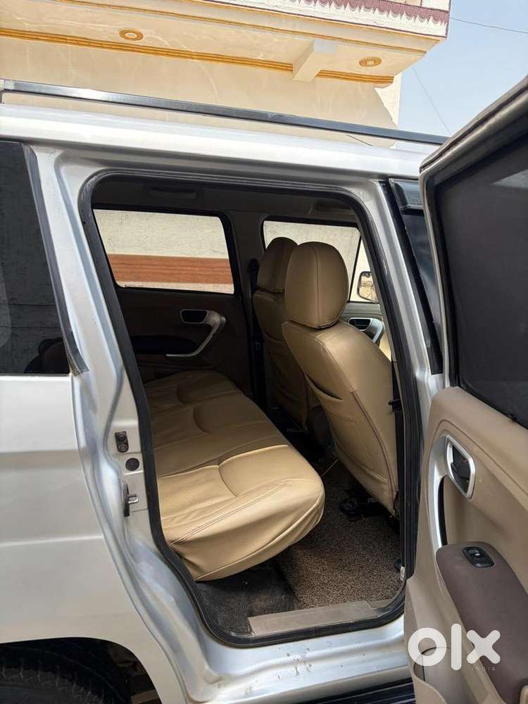Mahindra Tuv 300