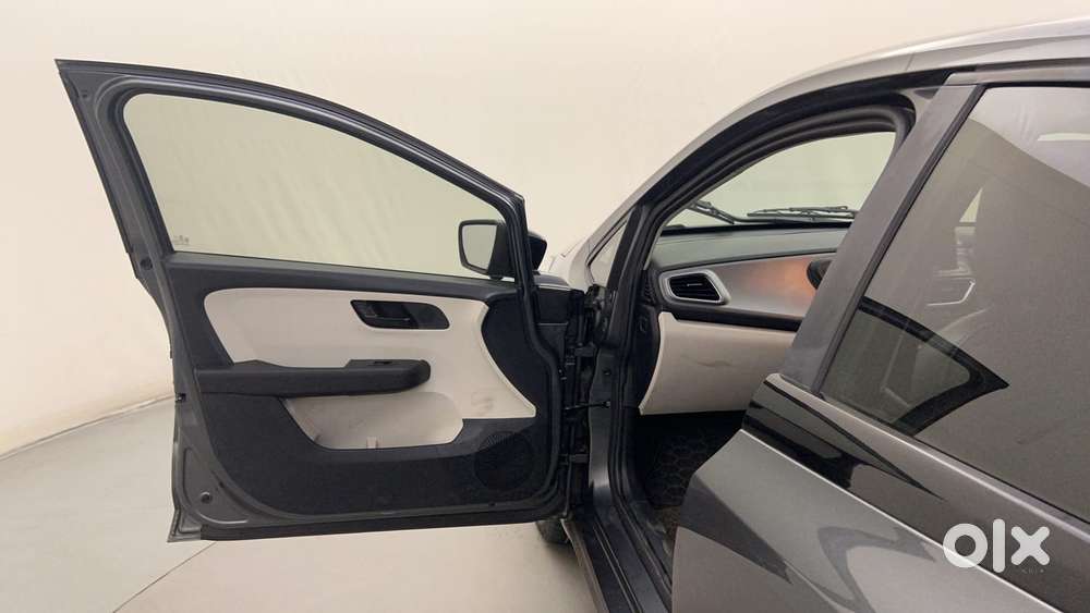 Tata Altroz 1.2 Xma Plus, 2023, Petrol