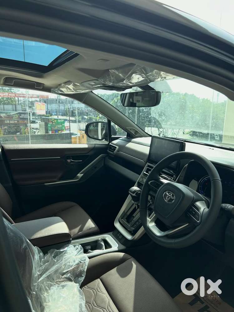 Toyota Innova Hycross 2.0 Zx (o) Hybrid 7 Str, 2026, Petrol