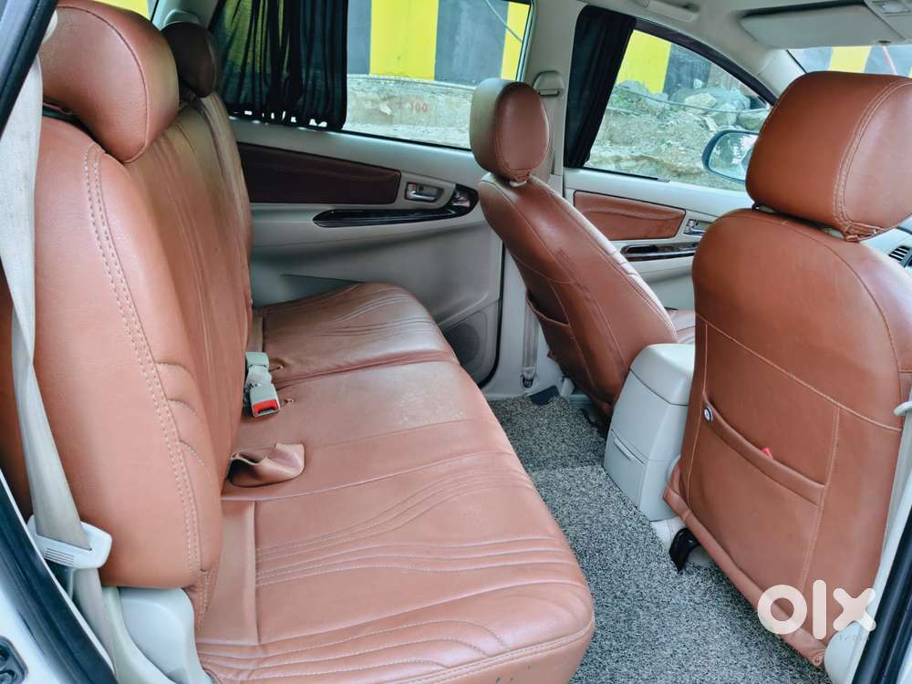 Toyota Innova 2.5 V 8 Str, 2015, Diesel