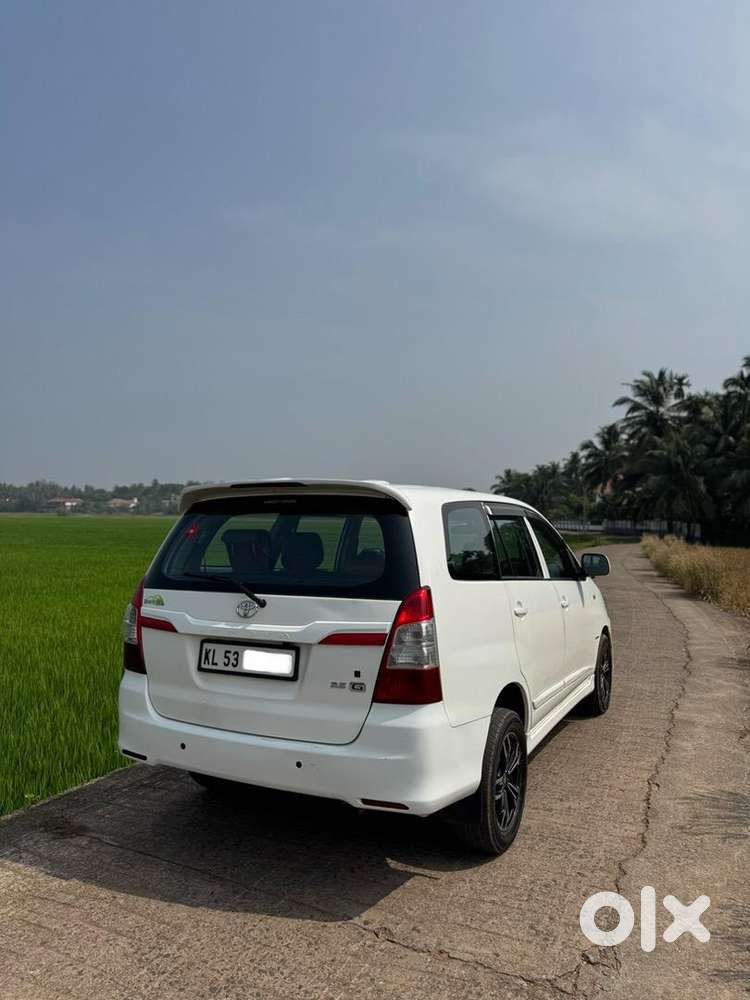 Toyota Innova 2015 Diesel Well Maintained