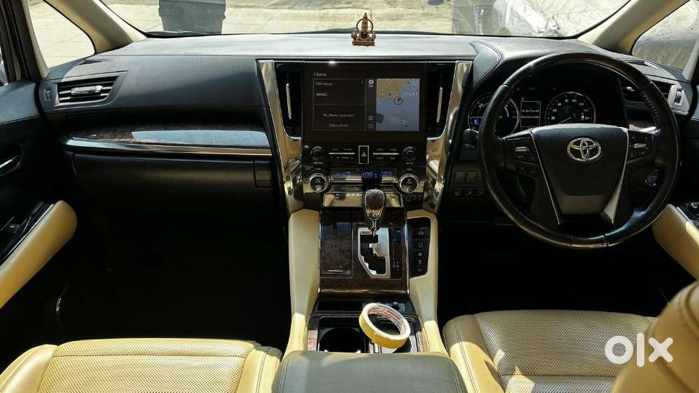 Toyota Vellfire 2.5 Executive Lounge, 2021, Petrol