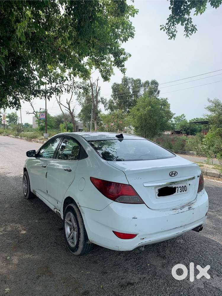 Hyundai Fluidic Verna 2012