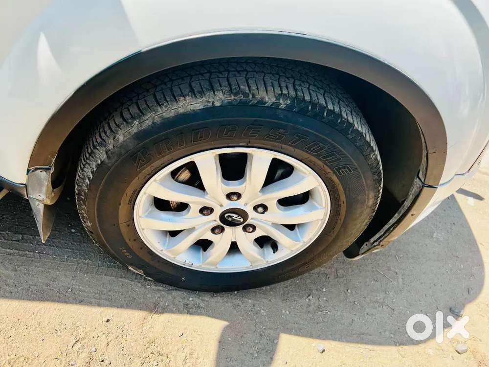 Mahindra Xuv500 2016 Diesel 100000 Km Driven
