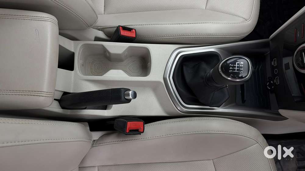 Mahindra Xuv300 W8 Option, 2023, Petrol