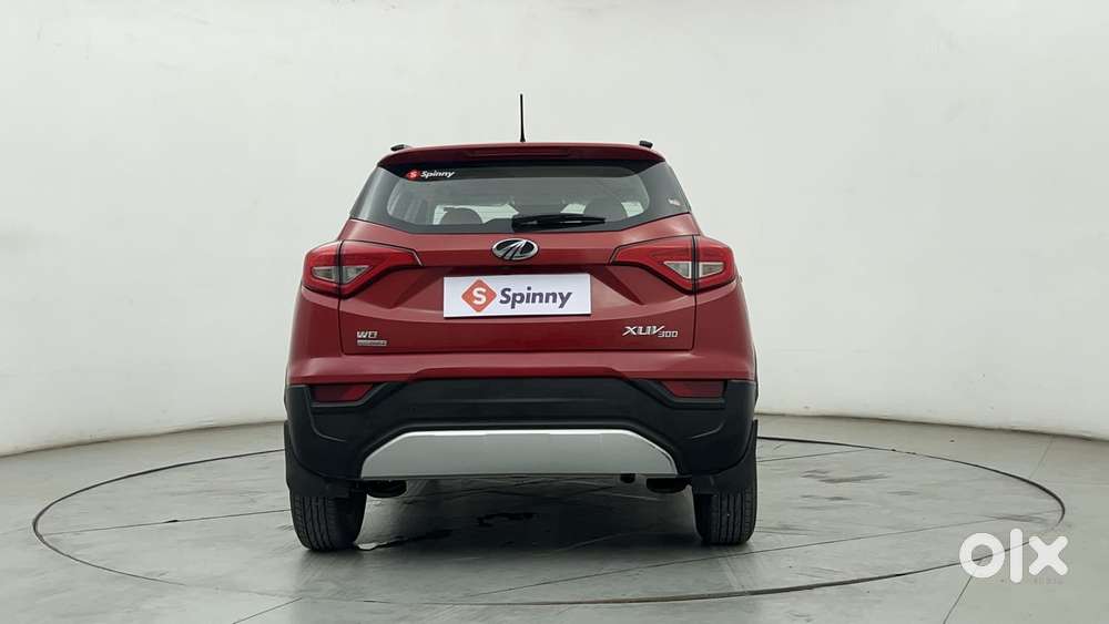 Mahindra Xuv300 1.2 W8 (o) Amt Petrol, 2022, Petrol