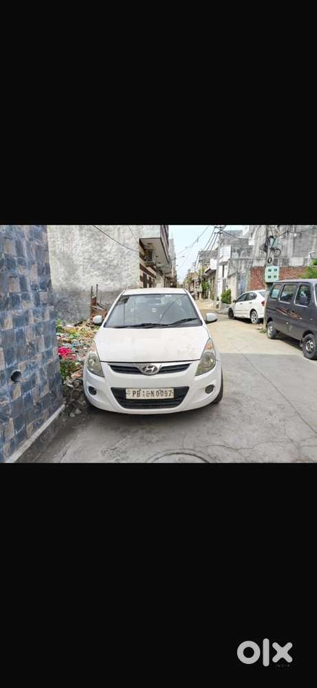 Hyundai I20 Sportz 2011
