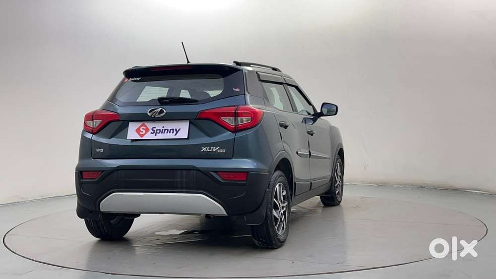 Mahindra XUV300 W8 Option, 2022, Petrol