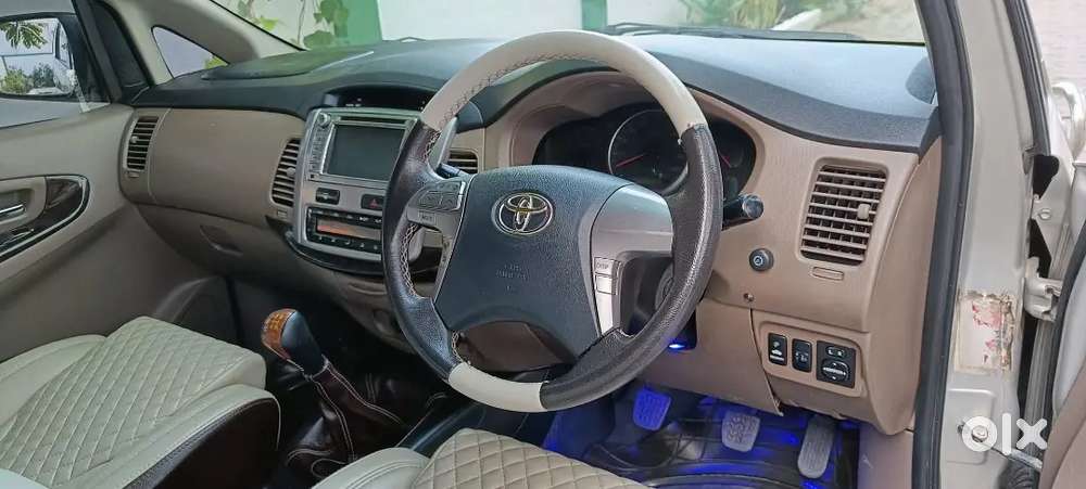 Toyota Innova 2015