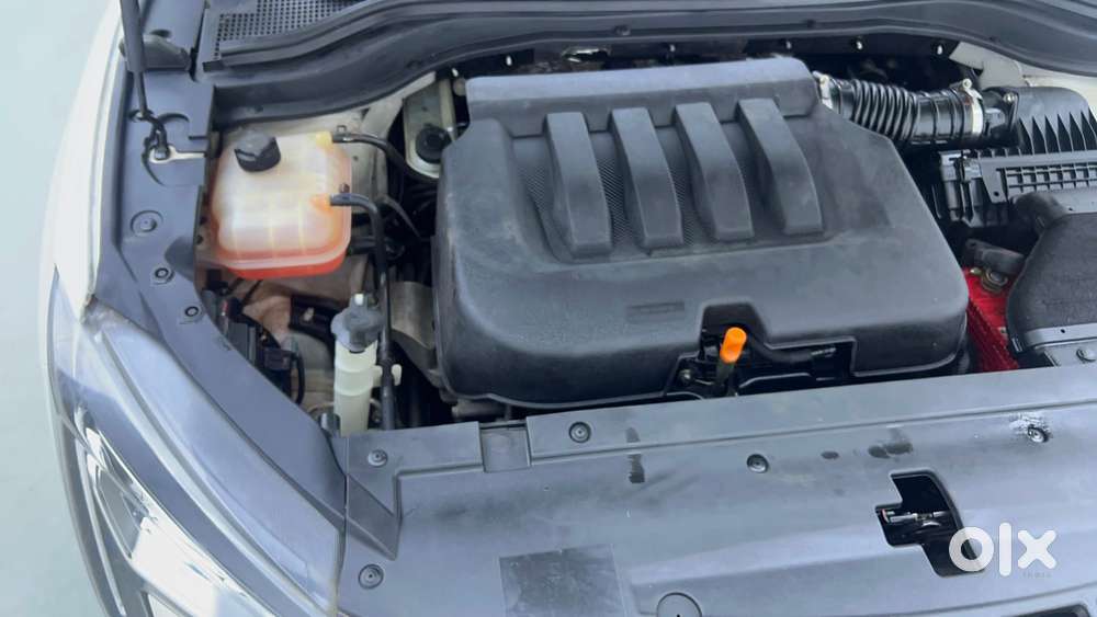 Mahindra Xuv700 2.0 Ax 5 Petrol Mt 7 Str, 2022, Petrol