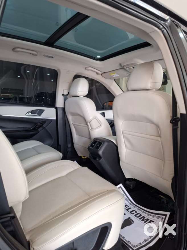 Mahindra Xuv700 2.2 Ax 7 Diesel At Str, 2024, Diesel
