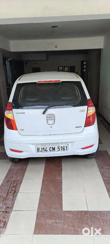 Hyundai I10 2011 Petrol Well Maintained Top Model