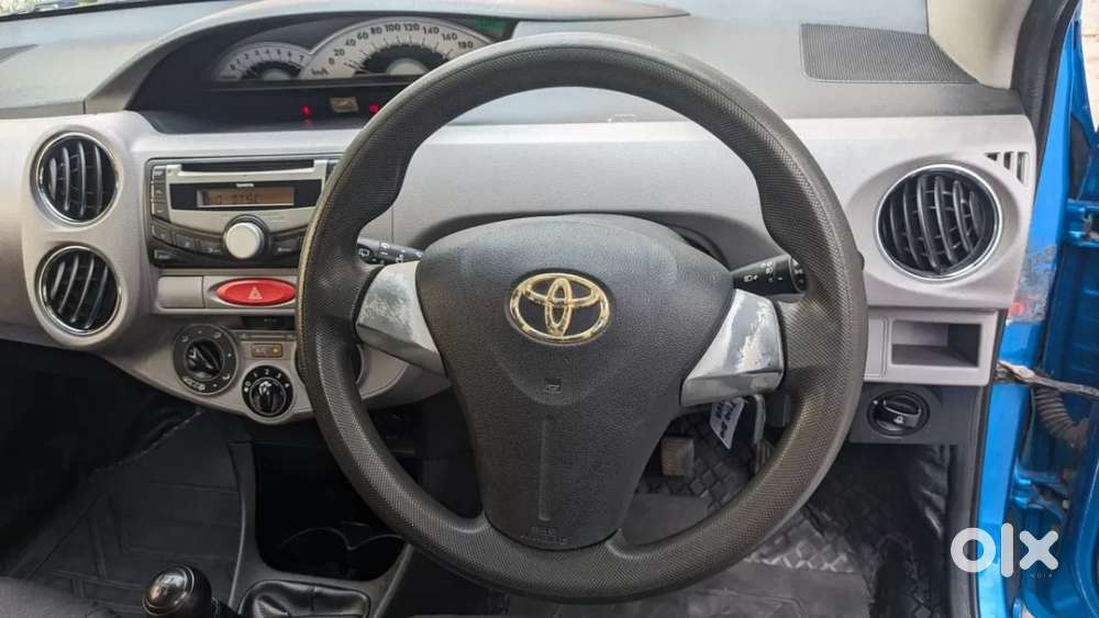 Toyota Etios 1.5 V, 2012, Petrol