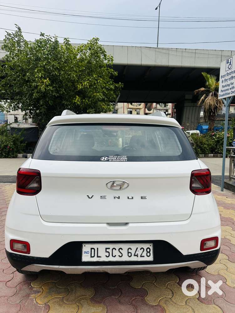 Hyundai Venue 1.2 S (o), 2021, Petrol