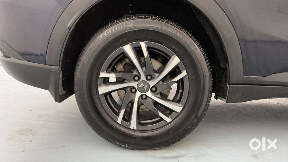 Mahindra Xuv700 2.2 Ax 5 Diesel Mt Str, 2022, Diesel