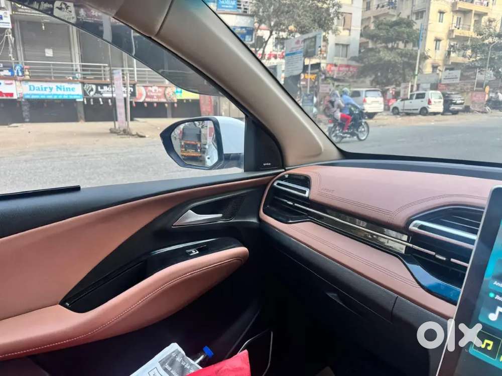 Mg Hector Plus 2024 Diesel 25000 Km Driven