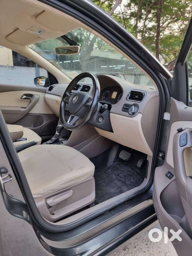 Skoda Rapid [2016-2018] 1.6 Style Plus Mpi At, 2016, Petrol