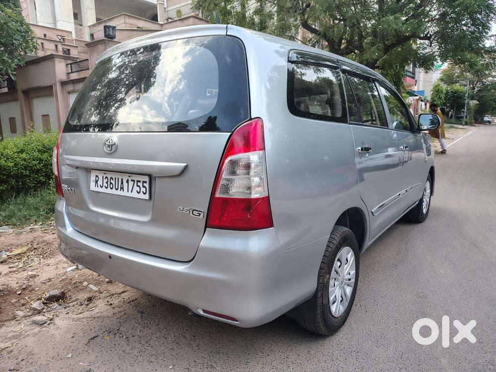 Toyota Innova 2.5 G (diesel) 8 Seater Bs Iv, 2016, Diesel