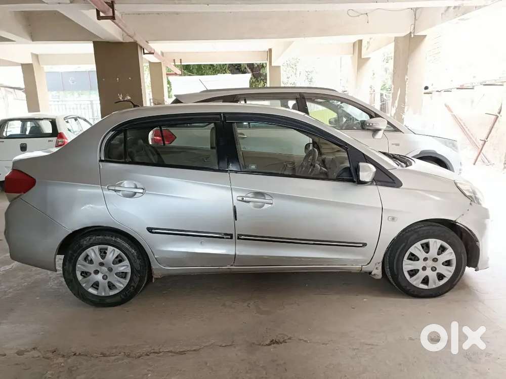 Honda Amaze Petrol 2013
