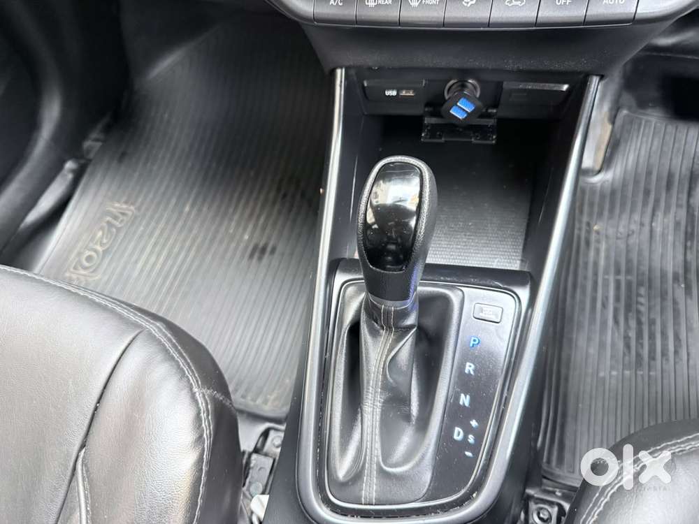 Hyundai I20 Sportz 1.2 Ivt, 2023, Petrol