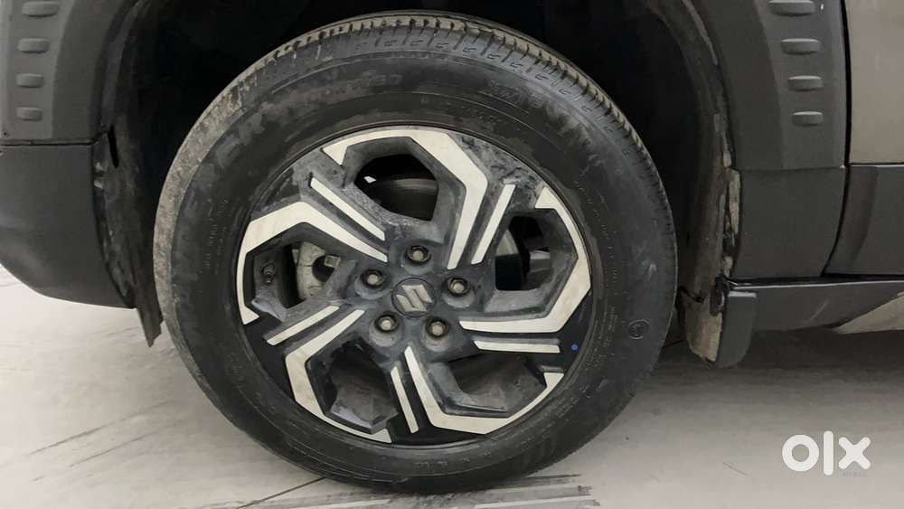 Maruti Suzuki Brezza 1.5 Zxi At Smart Hybrid Dual Tone, 2023, Petrol