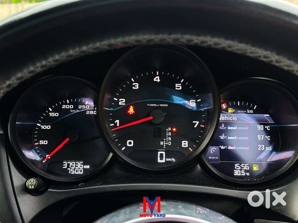 Porsche Macan 2.0 Turbo, 2017, Petrol