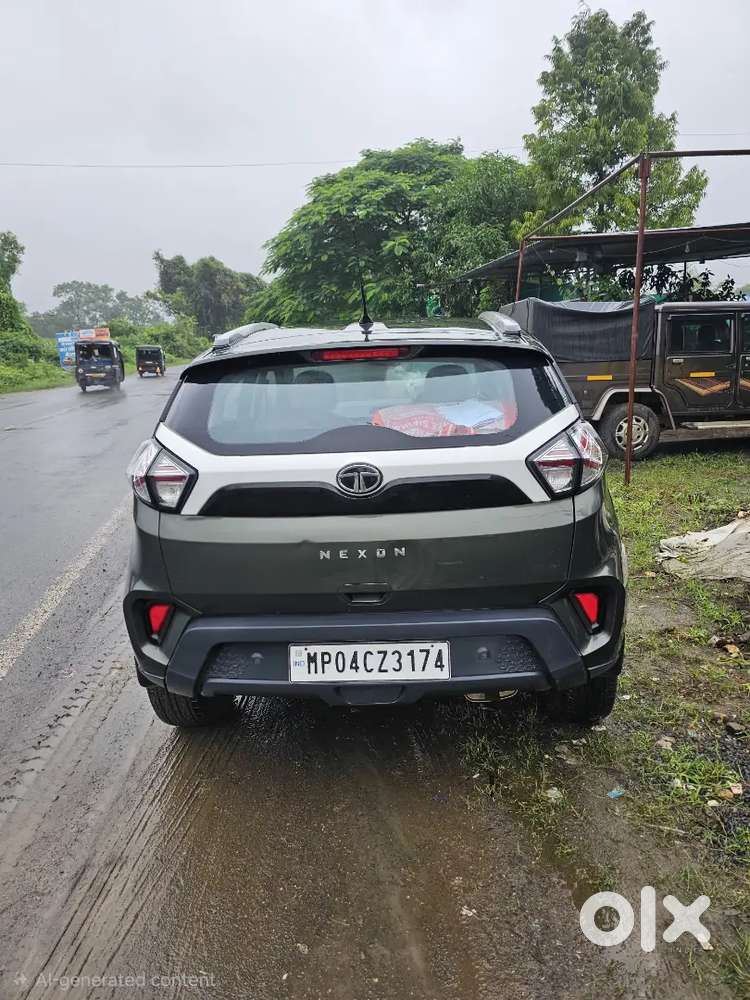 Tata Nexon [2017-2020] Petrol Automatic