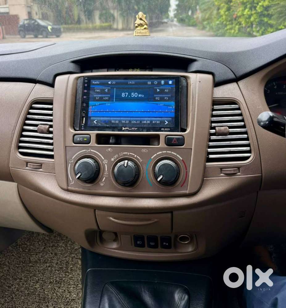 Toyota Innova 2.5 G (diesel) 8 Seater, 2015, Diesel