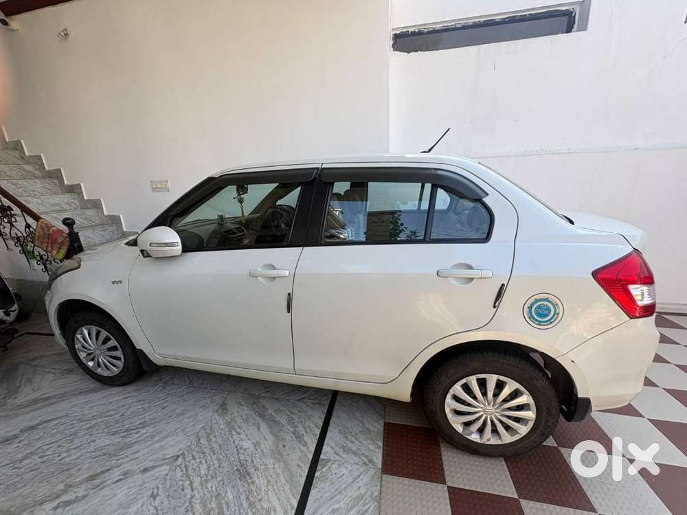 Maruti Swift Dzire 2015