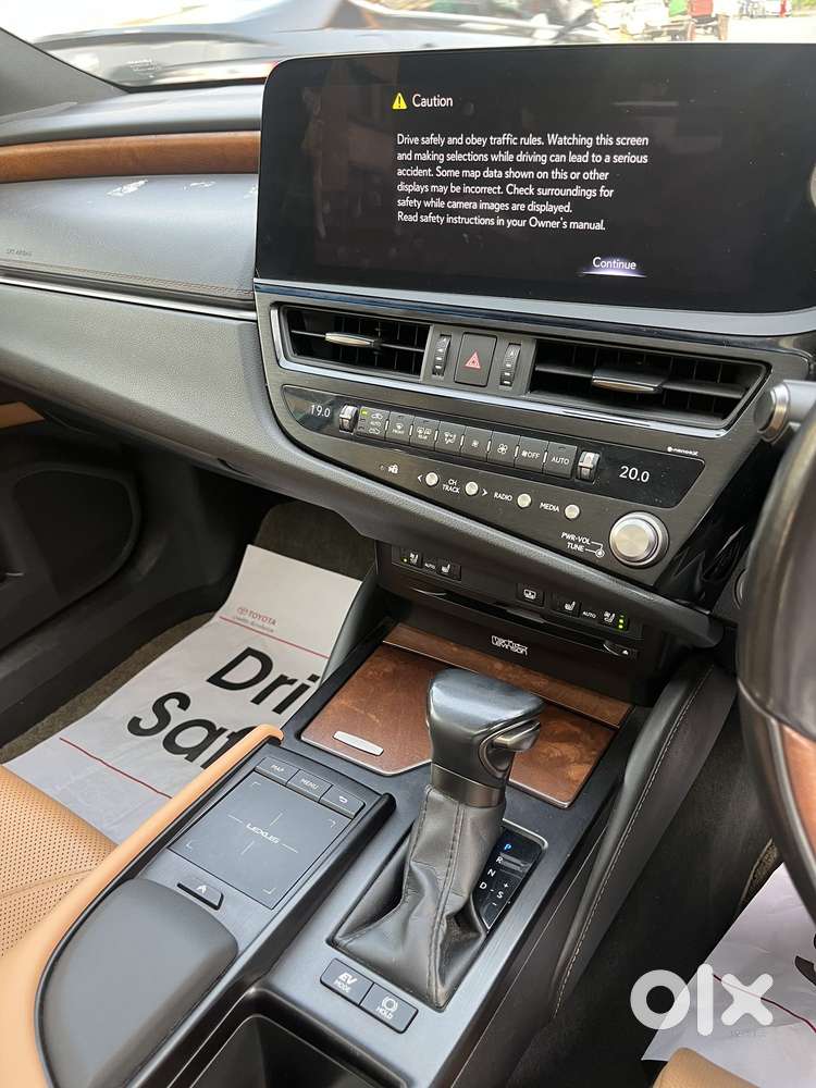 Lexus Es 300h Luxury, 2022, Petrol