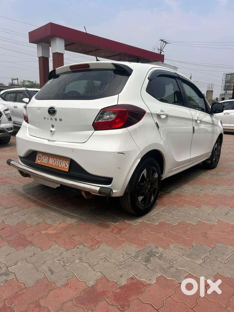 Tata Tiago 1.2 Revotron Xt Rhythm, 2025, Petrol