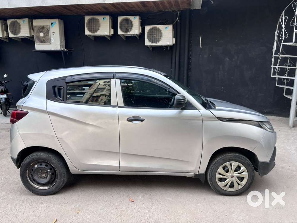 Mahindra Kuv 100 2018