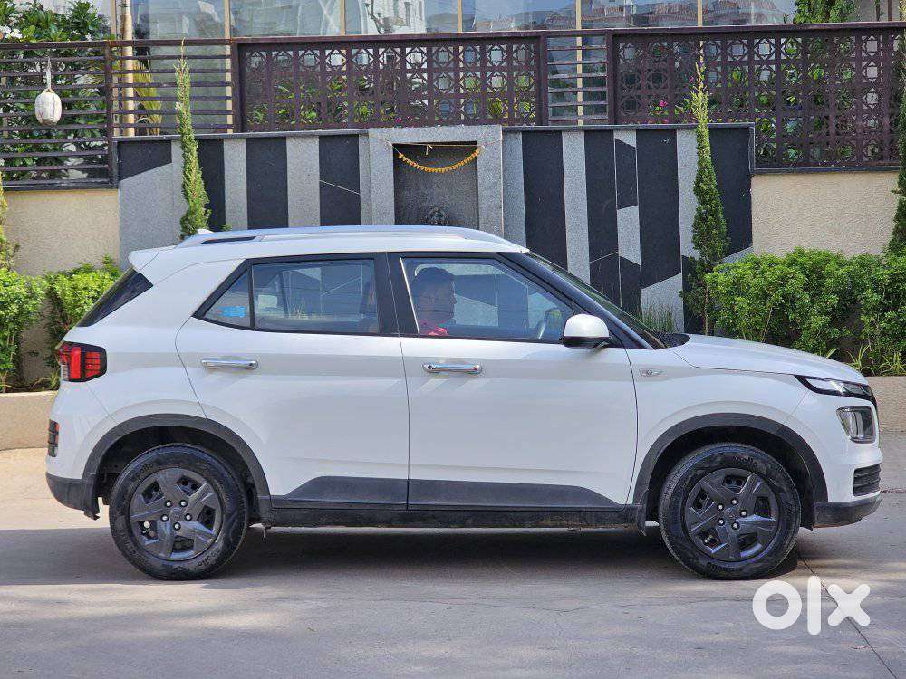 Hyundai Venue S 1.2 Petrol, 2023, Petrol
